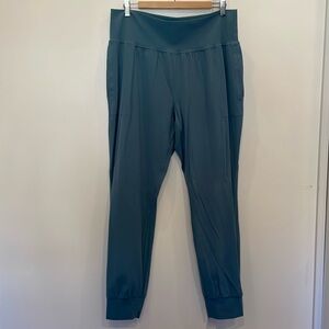 Athleta Salutation Jogger in Powervita